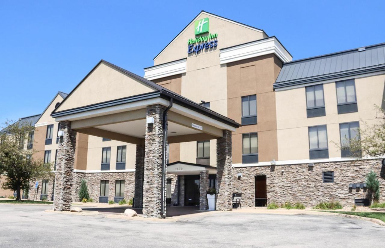 Holiday Inn Express Cedar Rapids - Collins Road By Ihg Eksteriør billede