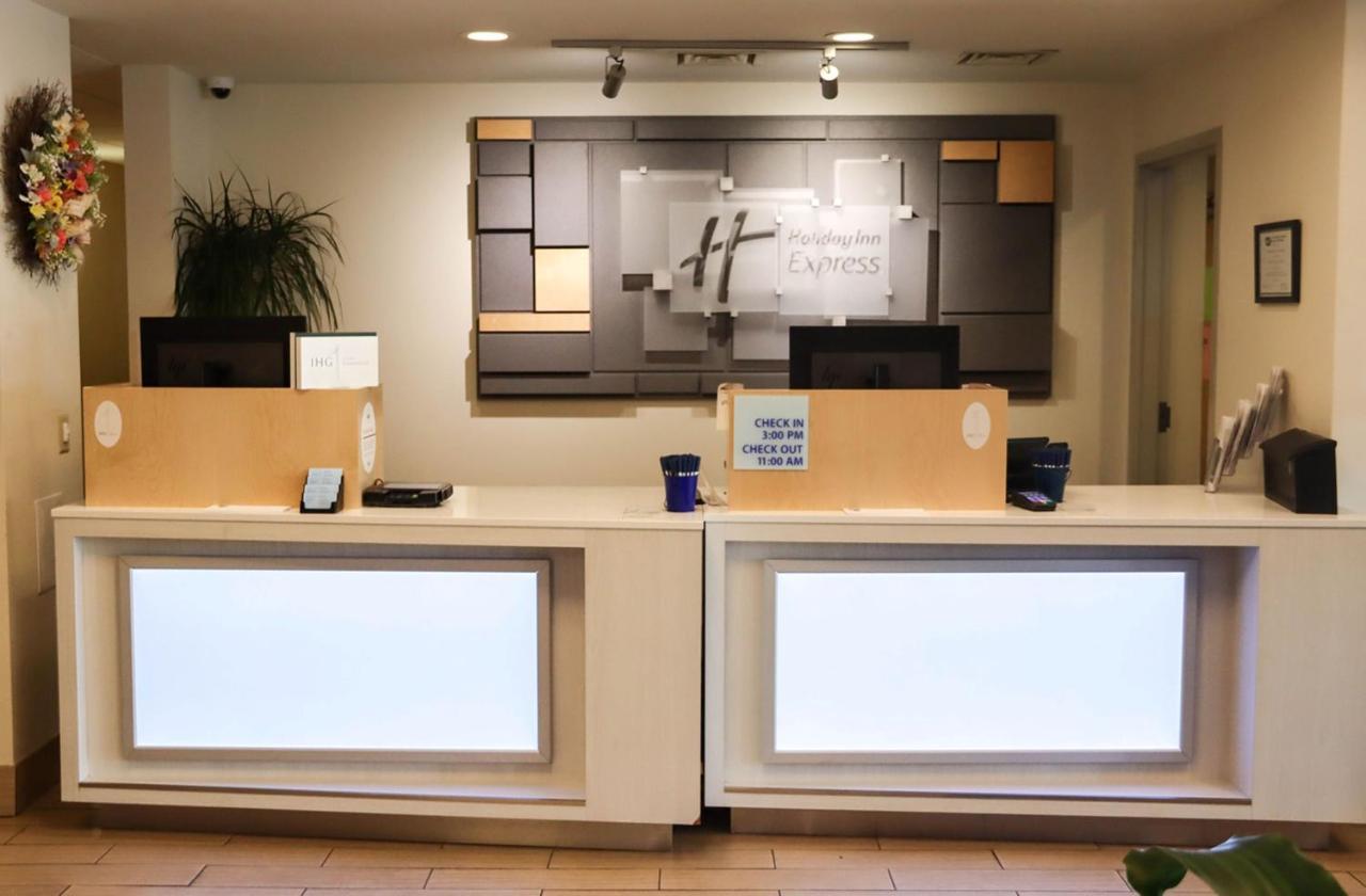Holiday Inn Express Cedar Rapids - Collins Road By Ihg Eksteriør billede