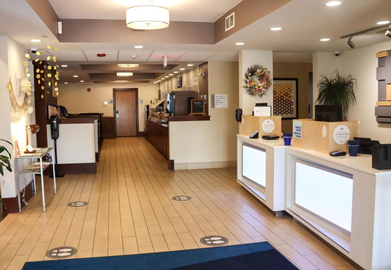 Holiday Inn Express Cedar Rapids - Collins Road By Ihg Eksteriør billede
