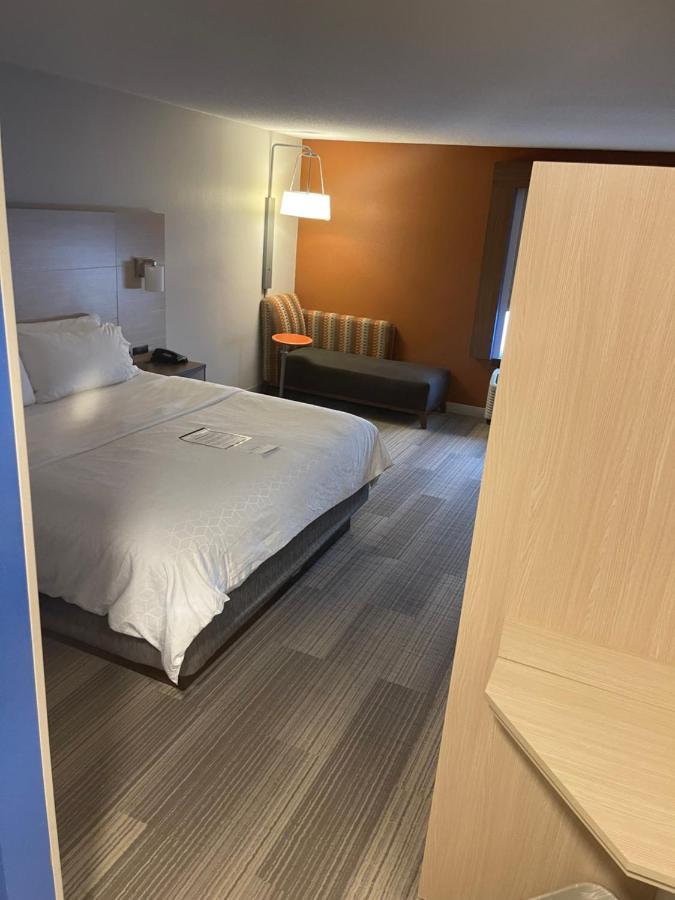 Holiday Inn Express Cedar Rapids - Collins Road By Ihg Eksteriør billede