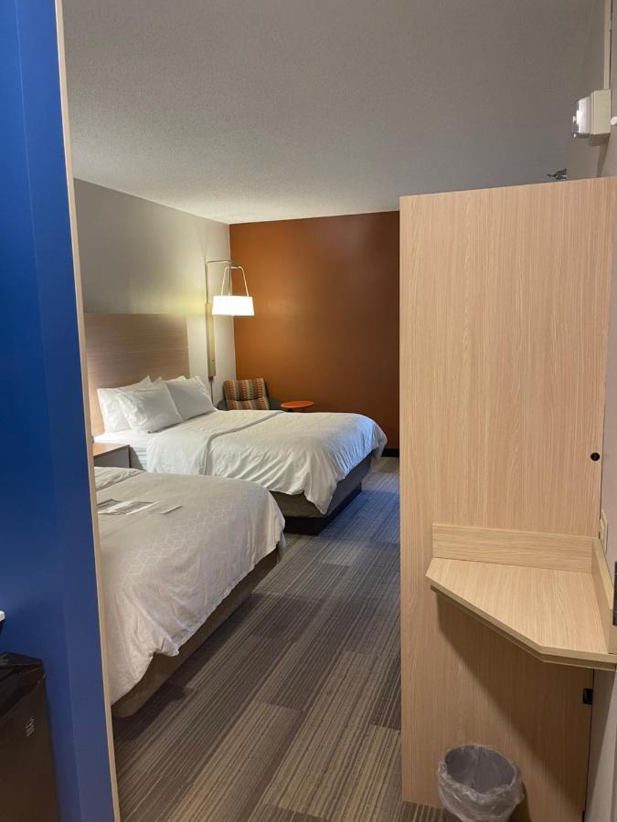 Holiday Inn Express Cedar Rapids - Collins Road By Ihg Eksteriør billede