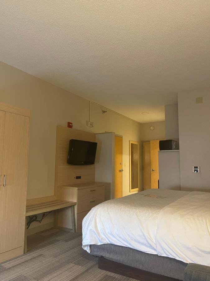 Holiday Inn Express Cedar Rapids - Collins Road By Ihg Eksteriør billede