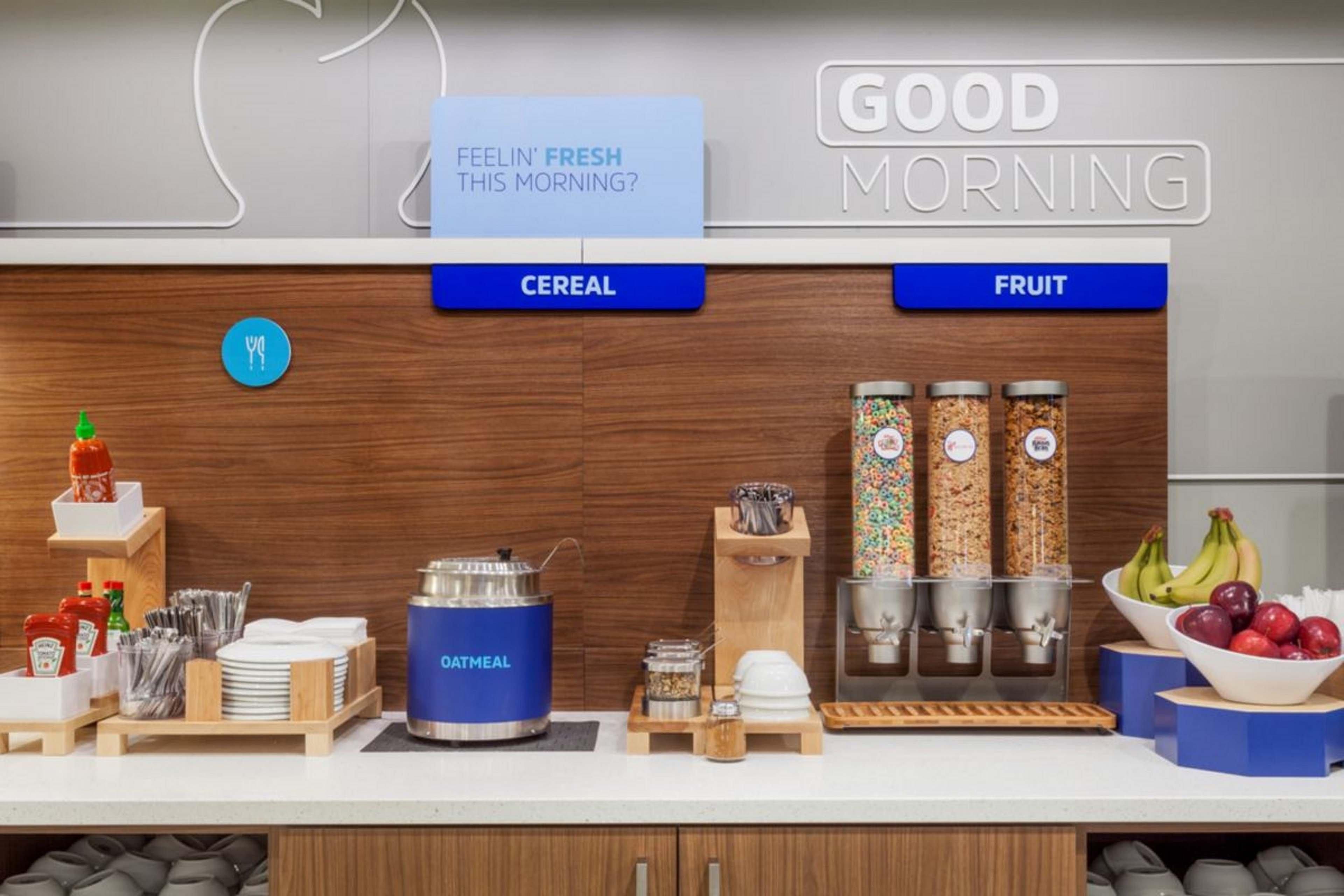 Holiday Inn Express Cedar Rapids - Collins Road By Ihg Eksteriør billede
