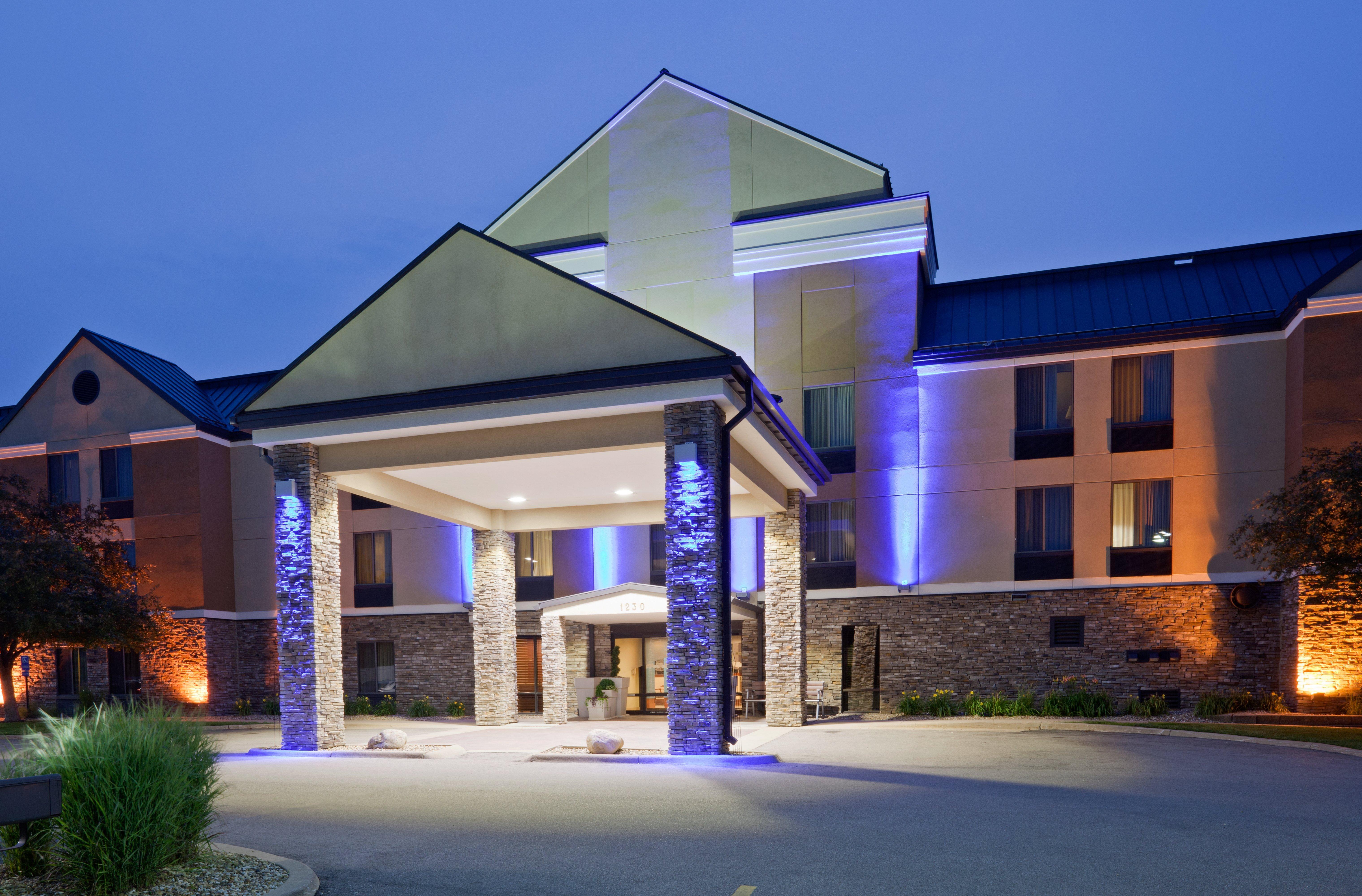Holiday Inn Express Cedar Rapids - Collins Road By Ihg Eksteriør billede